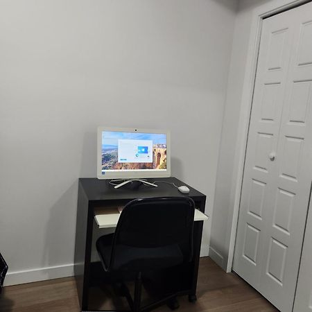 Modern 2 Bedroom Basement Suite At West 埃德蒙顿 外观 照片